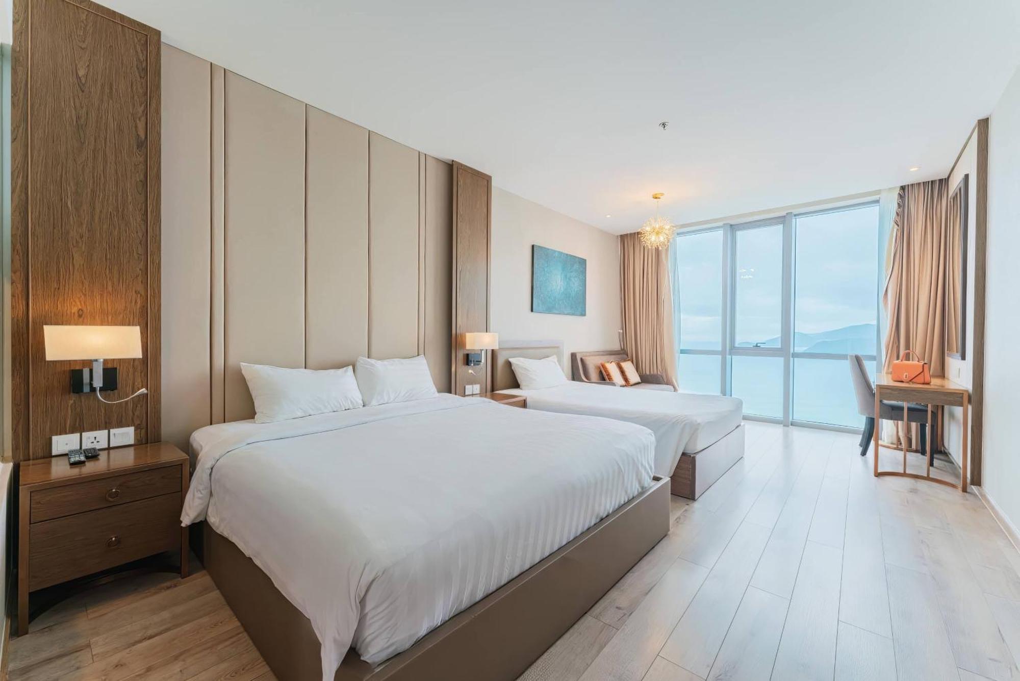Coastal Panorama Oceanfront Suites Nha Trang Exterior photo
