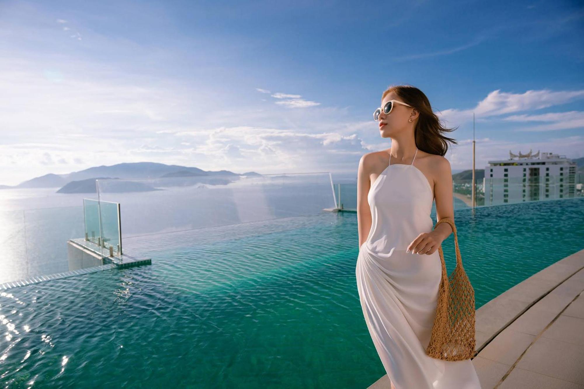 Coastal Panorama Oceanfront Suites Nha Trang Exterior photo