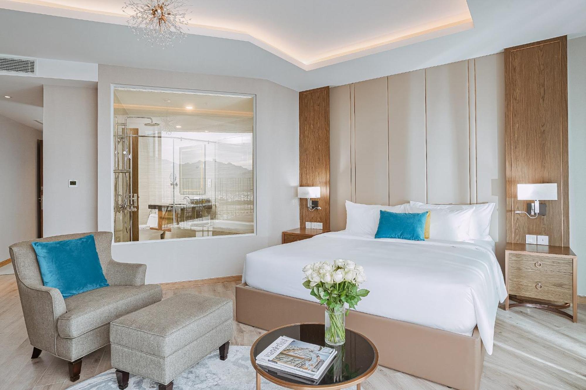 Coastal Panorama Oceanfront Suites Nha Trang Exterior photo